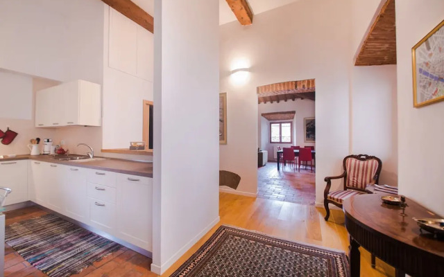 Central Location in Florence Inviting 3BD Apt