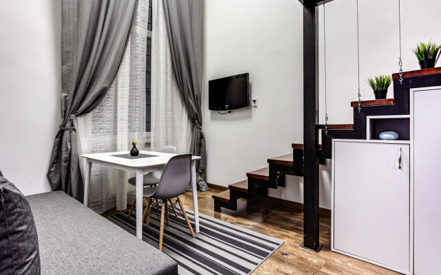 Valova 13, small studio