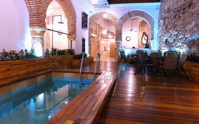 Bourbon St Hostal Boutique - Hostel