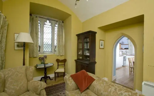 Annes Grove Miniature Castle