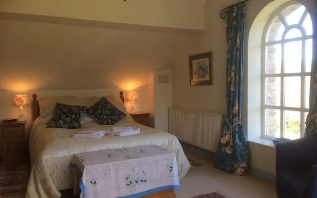 Alltybrain Farm Cottages and B&B