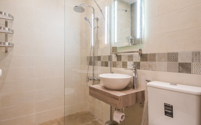 FM Luxury 1-BDR Apartment - Designer Business