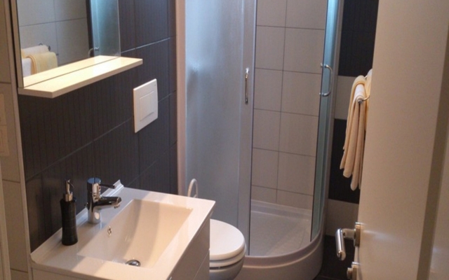 Apartment Pero - 50 m from sea : A3 Lea Banjol, Island Rab