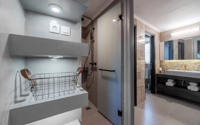 2 Mazi Suites
