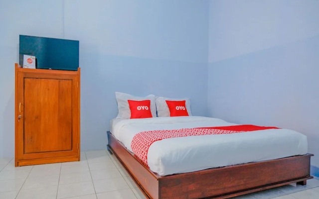 OYO 1976 Omah Kost Family