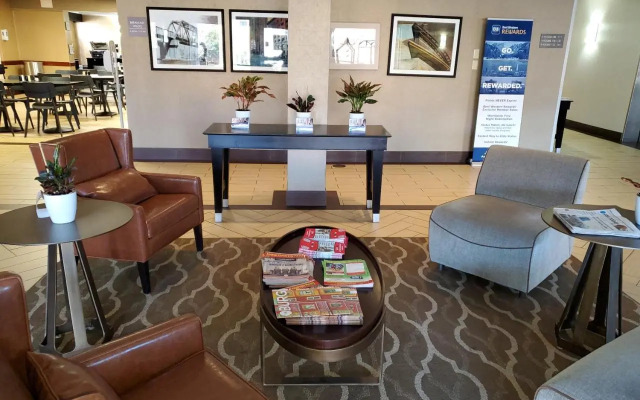 Capital Plaza Inn & Suites Harrisburg