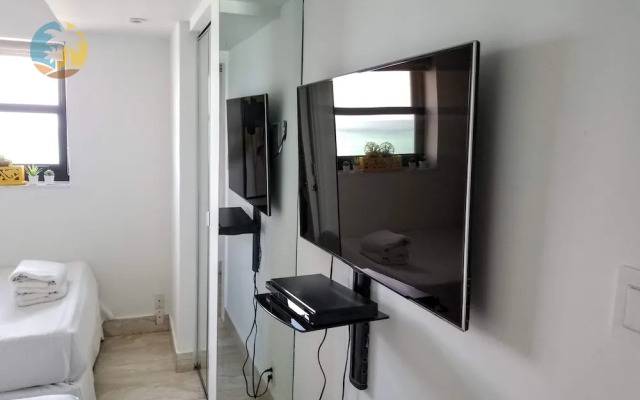 Alexander 1402 2 Bedroom Apts by RedAwning