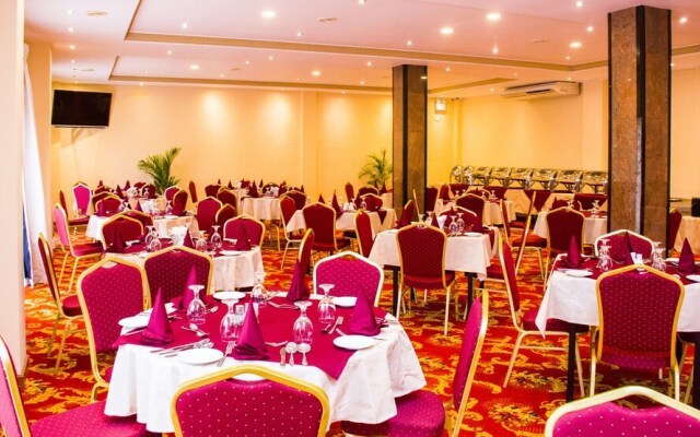 Hotel Lakefield