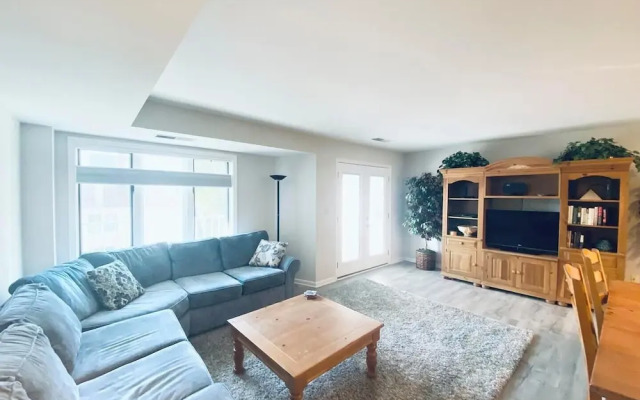 Wilmington Avenue 50 #106