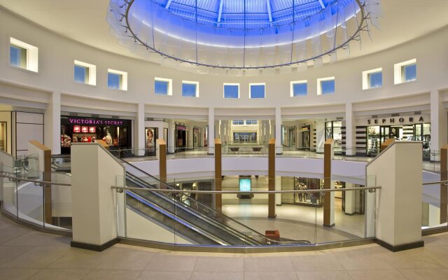 Sheraton Indianapolis Hotel at Keystone Crossing