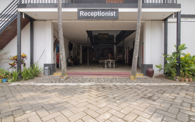 OYO 3283 Bwalk Hotel