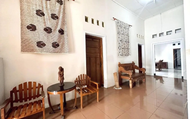 Santalum Hotel