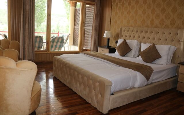 Kachura Inn Hotel