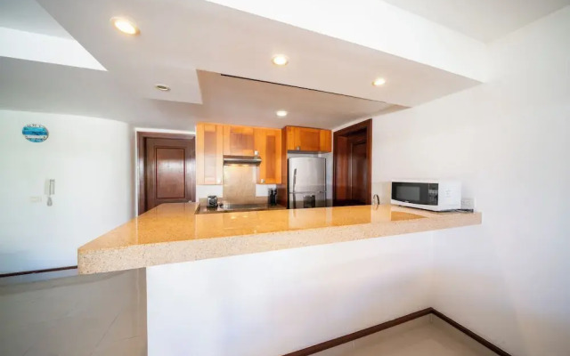 Luxury 1 BR Condo with Pool - Kaan 304