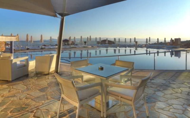 Latchi Panorama Penthouse