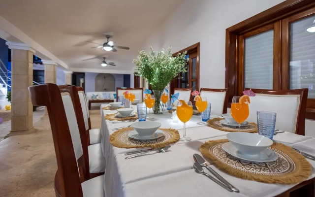 Beachfront 7BR Villa with Pool & Maid