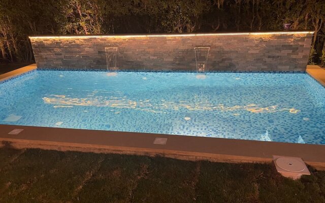 New Giza villa with private pool