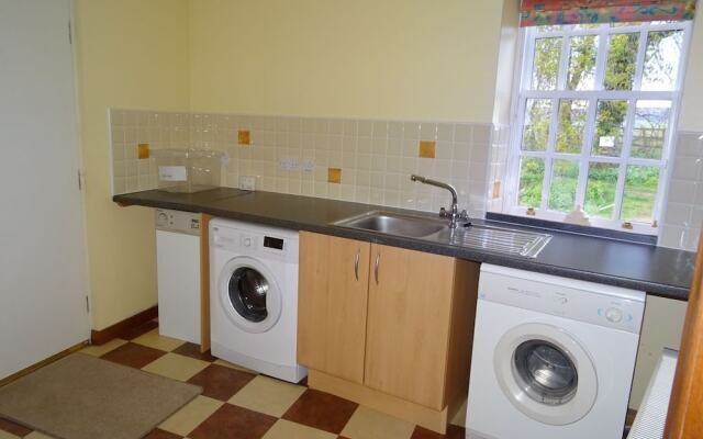 Rural Retreat 2 Miles From Perth, Pets Welcome