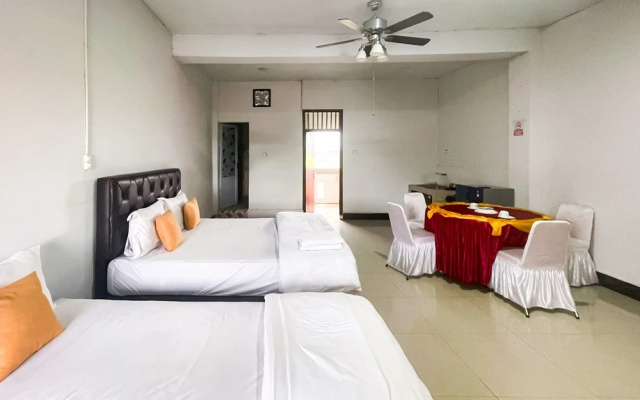RedDoorz near Salib Kasih Tarutung – Guest Rooms – Tarutung