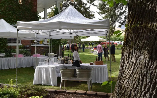 Warm Springs Inn & Winery