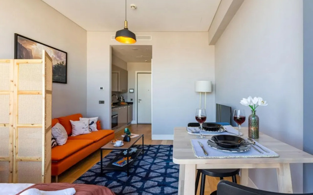 Studio Flat With Panoramic City View in Atasehir