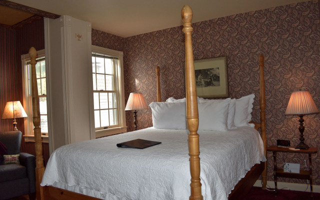 Yelton Manor Bed & Breakfast