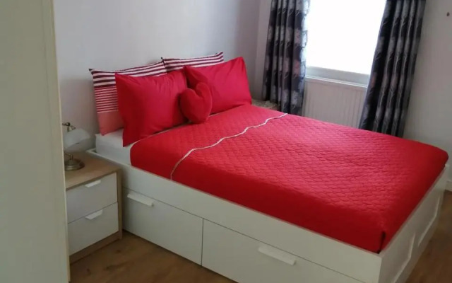 Dream Time Apartments-Aqua Suite
