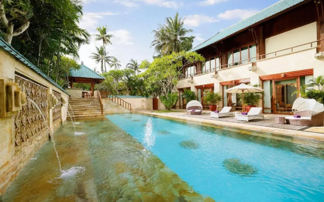 Nusa Dua Beach Hotel and Spa 