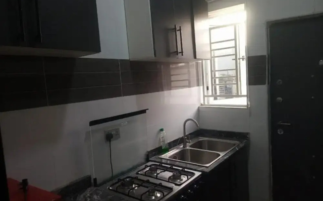 Shimawa-apartment-sleeps2-parking-24/7security