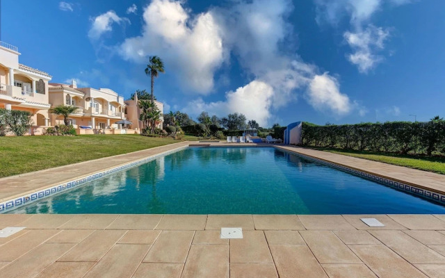 11 Marinha Two Bedroom Apt at Praia do Marinha