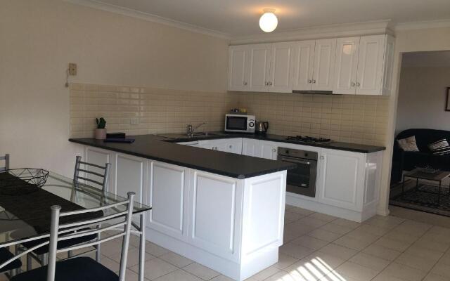 Melton Motor Inn & Apartments