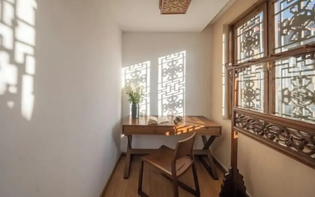 Lijiang Jinli Chinese Courtyard Inn