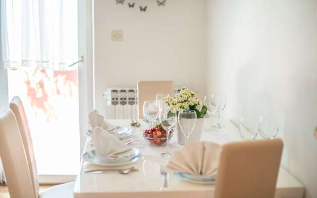 Vacation Pool Apartments