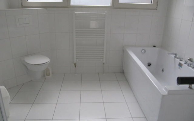 Tidy Furnished Chalet With a Dishwasher