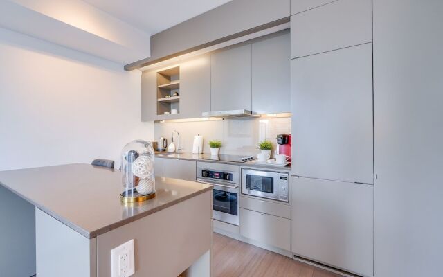 Metropolis Suites - Peter St