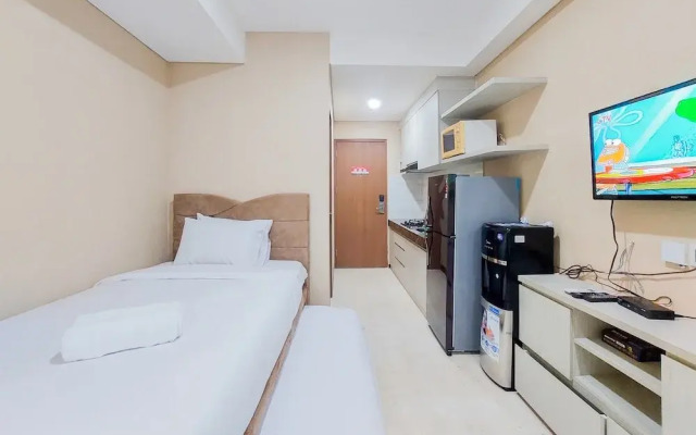 Cozy And Relaxing Studio Apartment B Residence