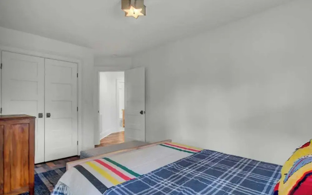 Be a Sullivans Local! 1307 Cove Avenue by Avantstay Pool + Outdoor Living