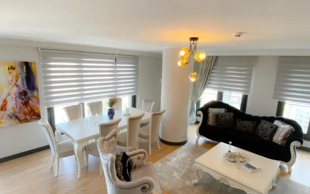 Luxury Duplex with Terrace Apartment by Siena Suites