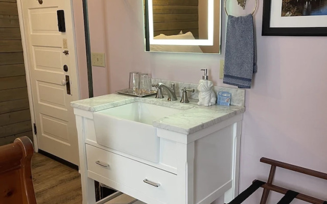 Carriage House B&B