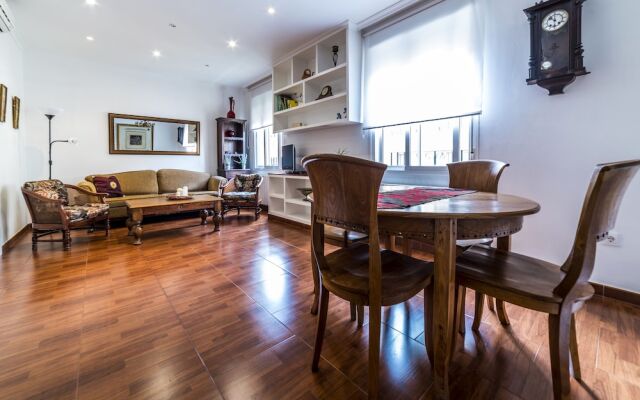 Casas de Campos - Quiet but Central