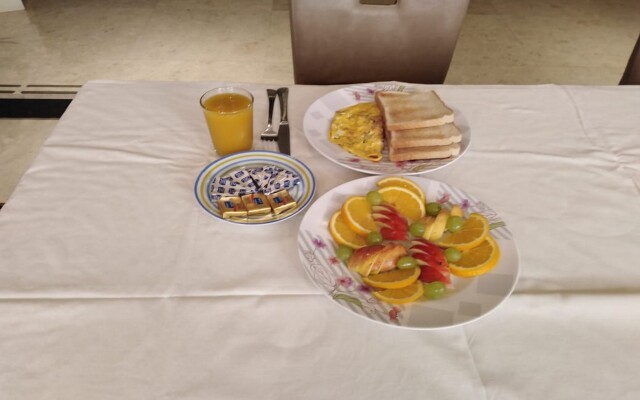 OYO 127 Bait Al Marmar Hotel