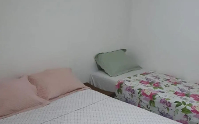 SUITE com BANHEIRO PRIVATIVO e QUARTO DUPLO