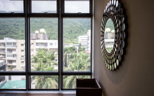 No. 9 Hotel