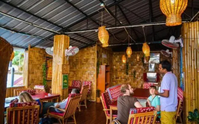 Hotel Lalaji Bayview