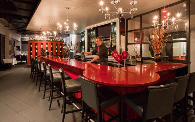 The Hollis Halifax a DoubleTree Suites by Hilton Hotel