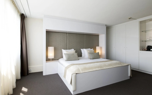 Holiday Inn Eindhoven Centre by IHG