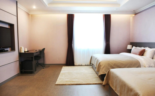 Polaris Hotel