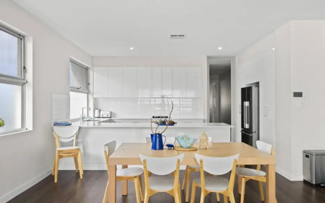 Meander ~ Dreamy Abode with Unrivaled Views