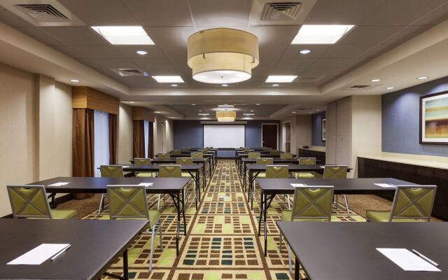 Hampton Inn & Suites Camp Springs/Andrews AFB