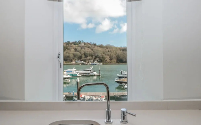 15 Dart Marina